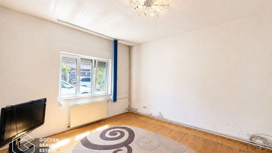 Casa cu teren 688 mp, 2 corpuri de cladire, Parneava - Poză 4