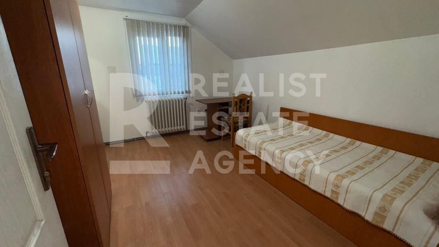 Vilă spațioasă, 6 camere, Copou -Sărărie - Poză 12