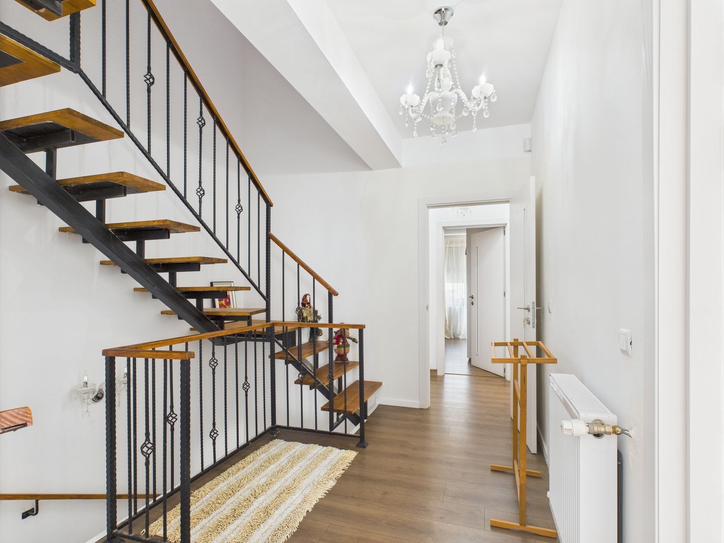 Casa familiala 5 camere, 4 bai, complex nou, Otopeni - Poză 8