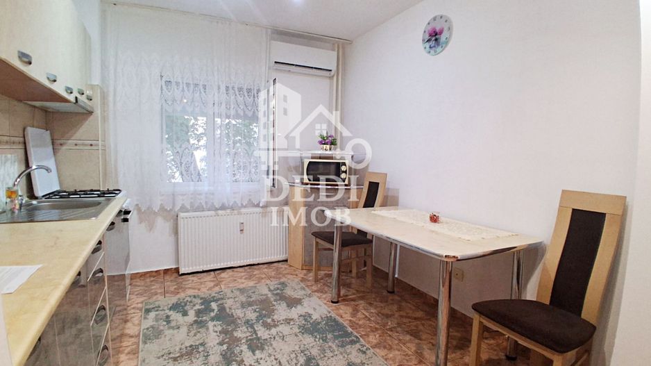 Apartament cu 3 camere de inchiriat zona Rogerius, Oradea - Poză 8