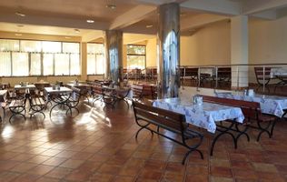 Hotel cu arhitectură montană deosebită poziționare premium Sâmbătă de Sus