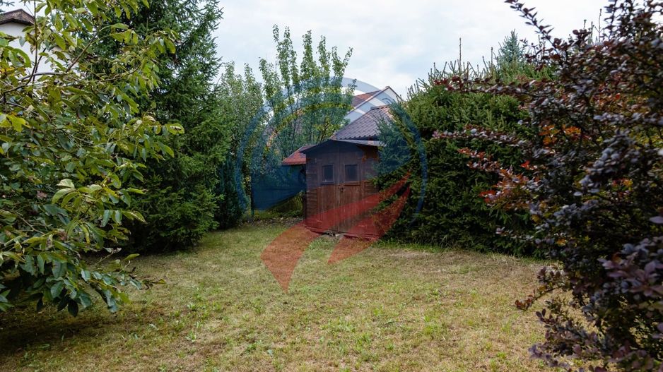 Vila superba cu cinci camere zona centrala - Poză 6