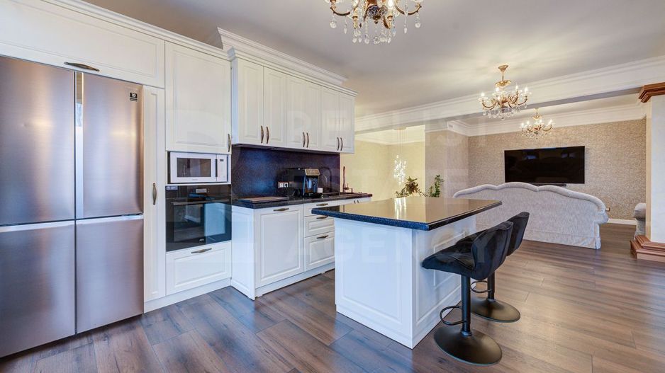 Chirie, Penthouse, 220 mp, str.  Alba Iulia, Buiucani - Poză 1