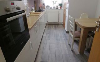 Vând apartament 3 camere Micro 16 - Poză 5