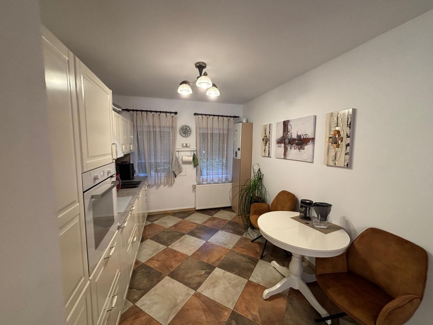 Vila deosebita aproape de padure - Poză 42