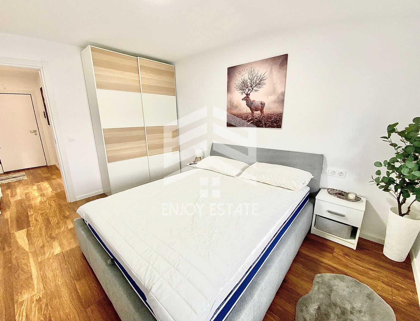 Apartament NOU, mobilat și utilat complet, parcare inclusă - Poză 2