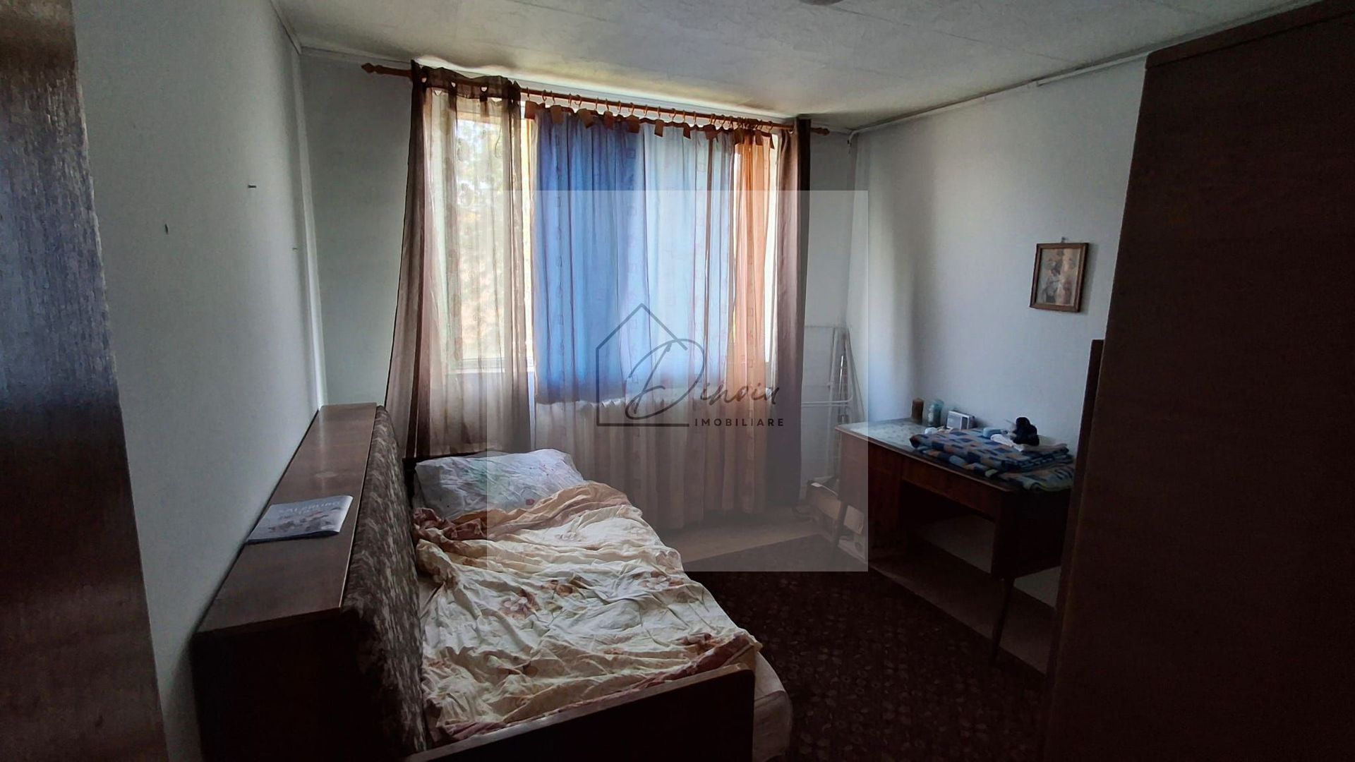 Apartament 4 camere de vanzare Titan Ozana I etaj 4/4 - Poză 3