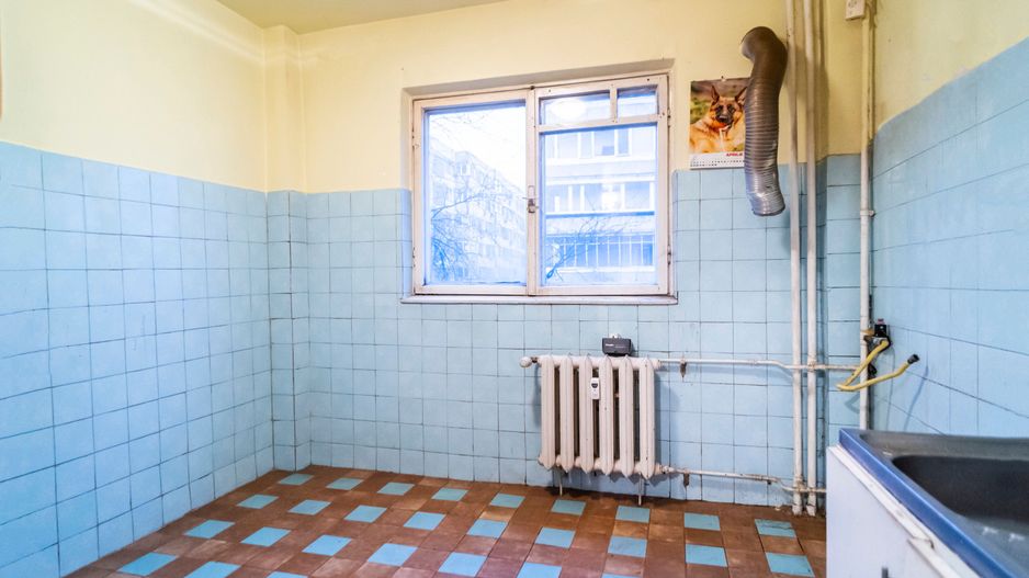 Drumul Taberei 3 camere, 4/10, bloc stradal, c-tie 1980, bucatarie mare, 2 bai - Poză 6