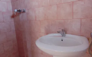 Spatii generoase cazare in  zona cu acces rapid - Poză 13