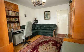 Garsonieră de vânzare în Bd. Victoriei cu vedere spre Tampa - Poză 2