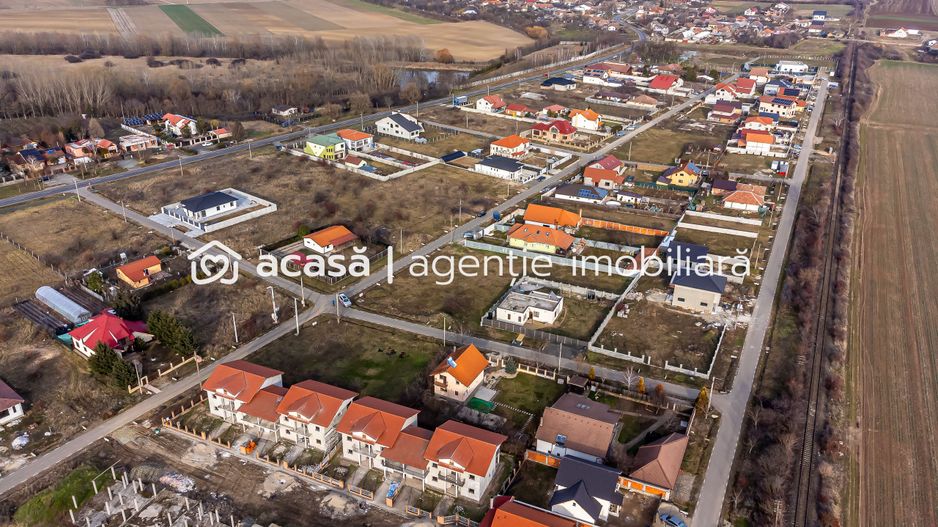 Teren generos, situat pe colt in cartierul nou din Calugareni - Poză 4