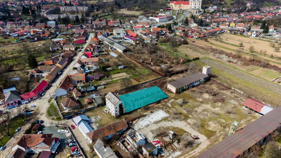 Hală spațioasă în Lipova oportunitate investiție - Poză 2