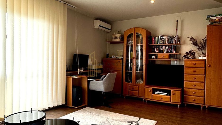 Apartament 3 camere, decomandat - Poză 1