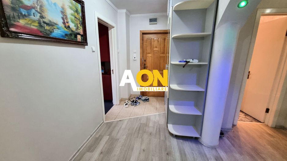 De inchiriat apartament 3 camere, zona Piata, Cetate - Poză 10