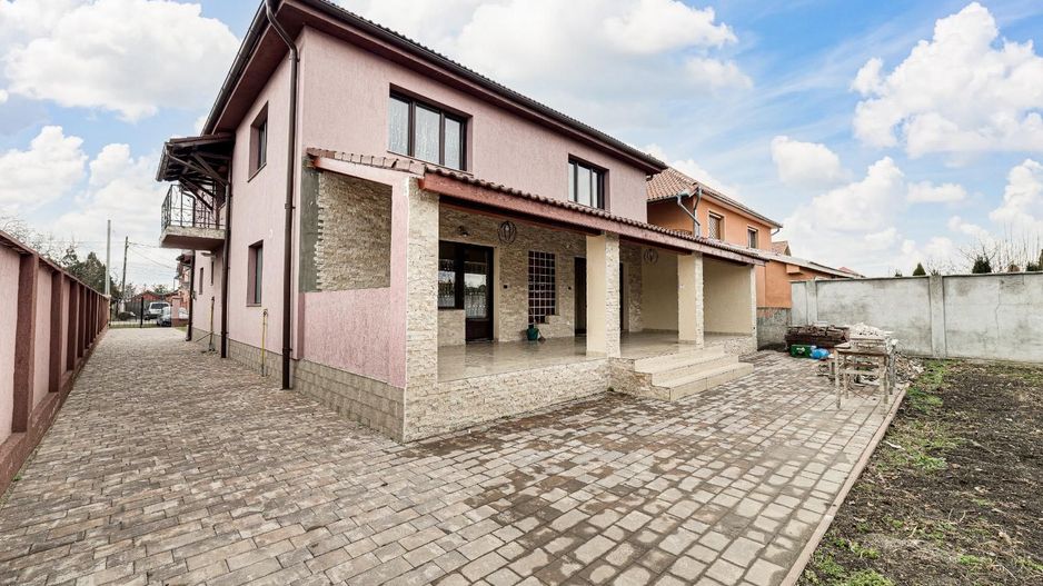 Vilă cu 7 camere de vânzare în zona Central - Poză 19