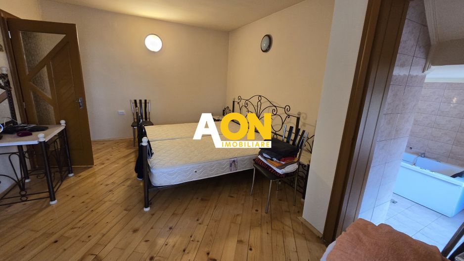 Vila cu 6 Camere,  Zona Centrala - Poză 13