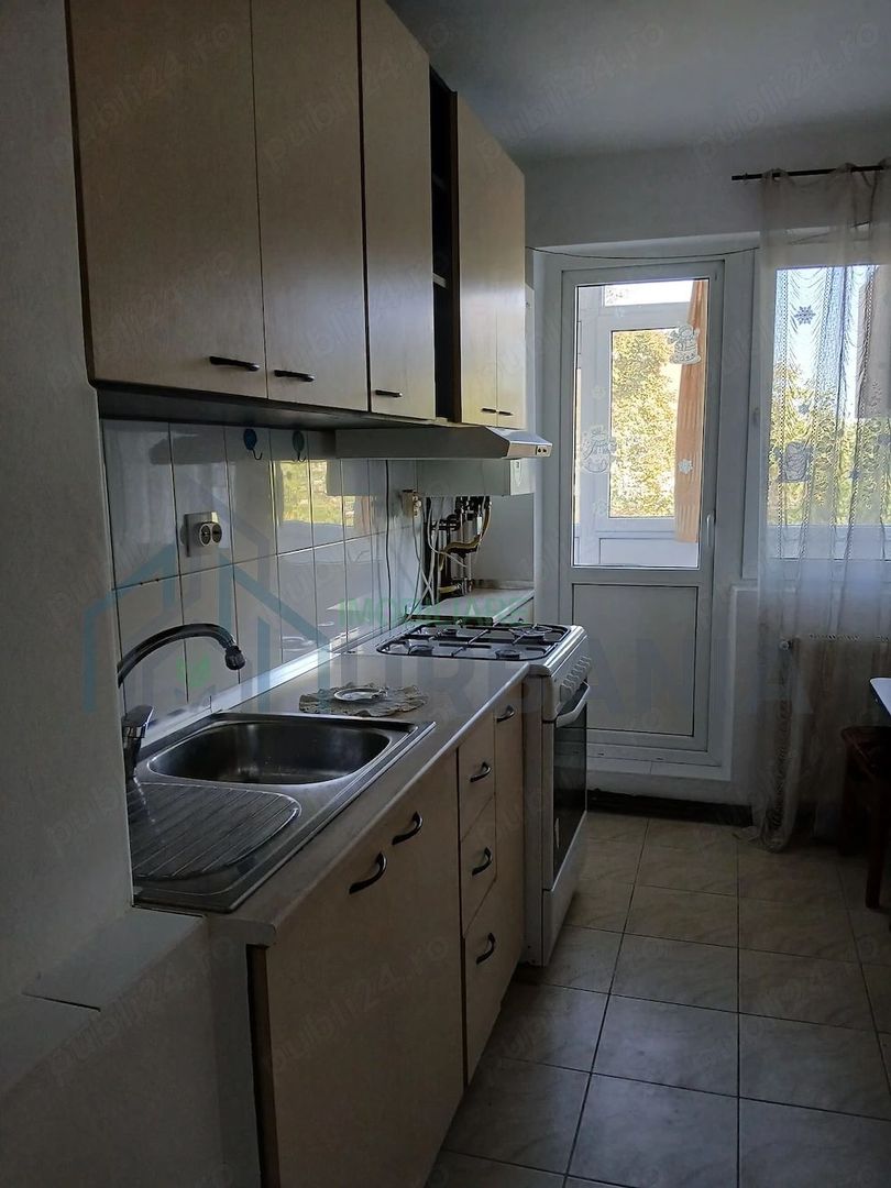 Închiriere apartament 2 camere, zona Podu Roș - Poză 3