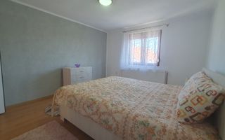 Casă spațioasă de vânzare în comuna Roșia .COMISION 0% - Poză 6