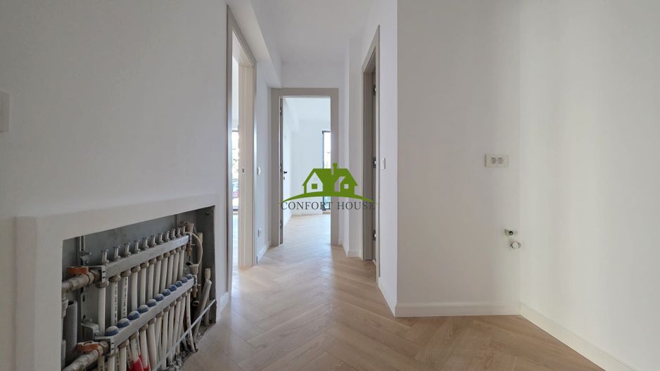Ap.3 Camere la Etaj 1,Bloc 2026, cartier Traian-Cecilia Storck , Rm.VL - Poză 12