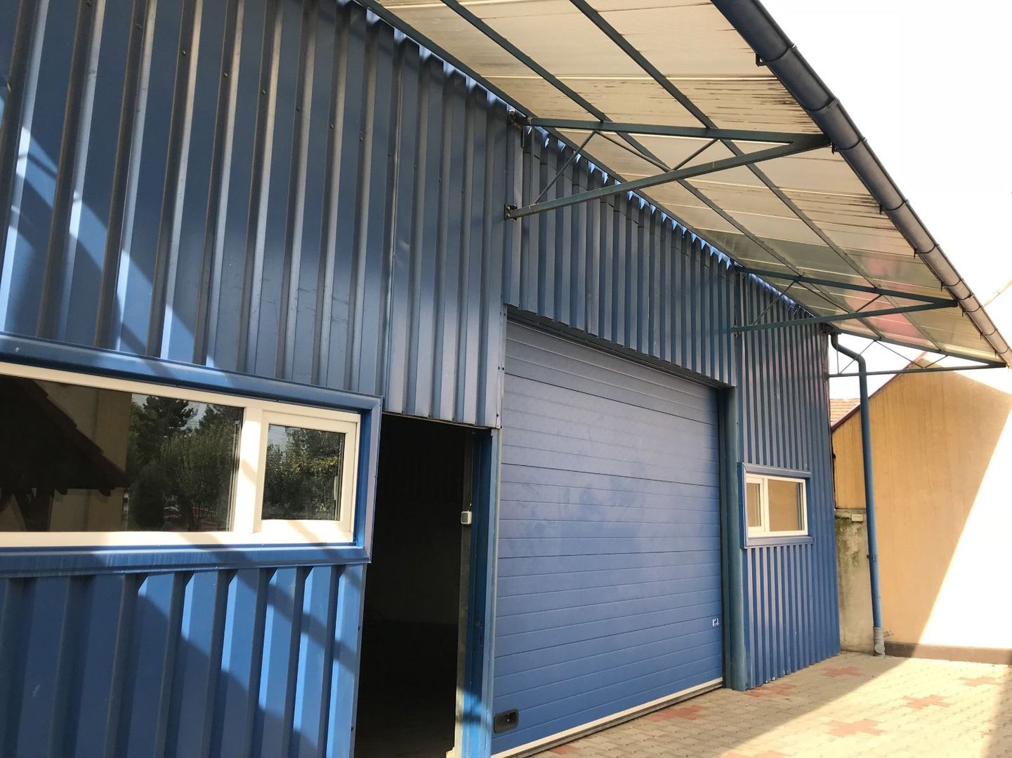 Casa de închiriat cu hală și curte generoasă – ideală pentru sediu fir - Poză 13