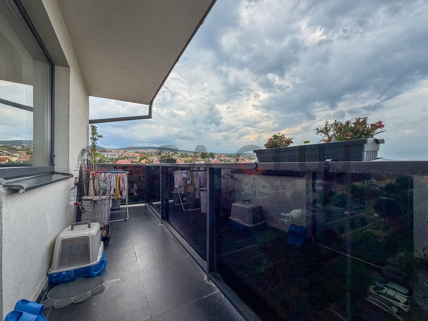 Apartament cu 2 dormitoare + living cu bucatarie open space - Poză 9