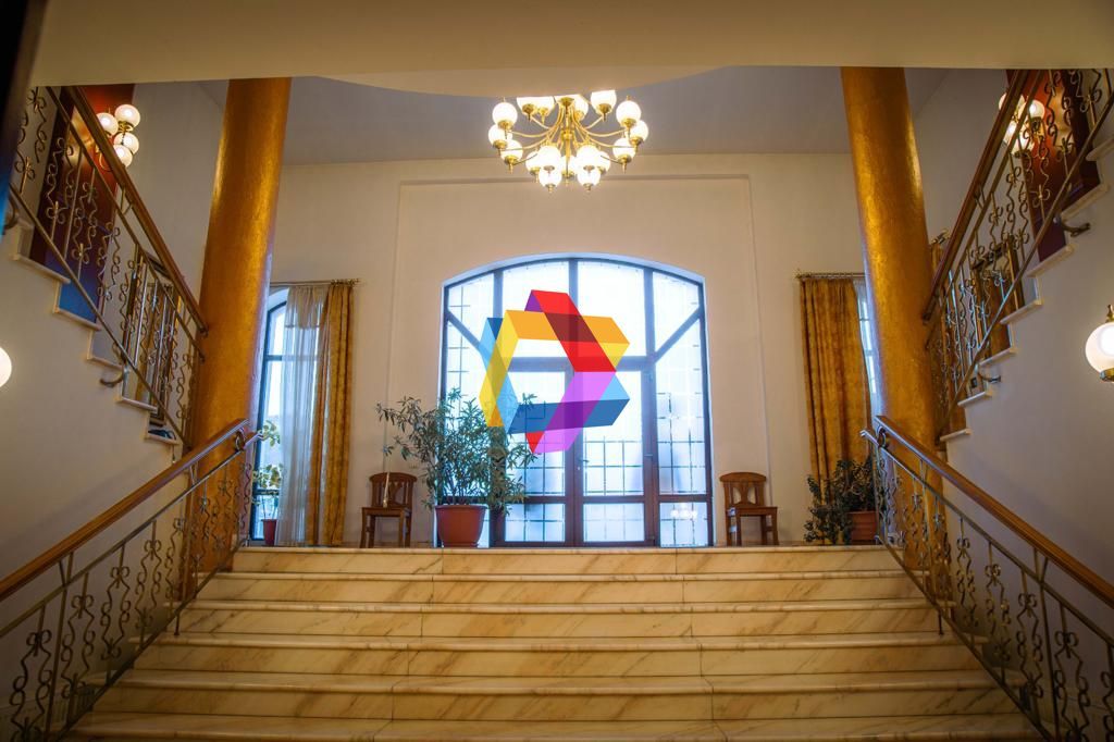 Conac cu piscina - 1810 mp - Poză 3