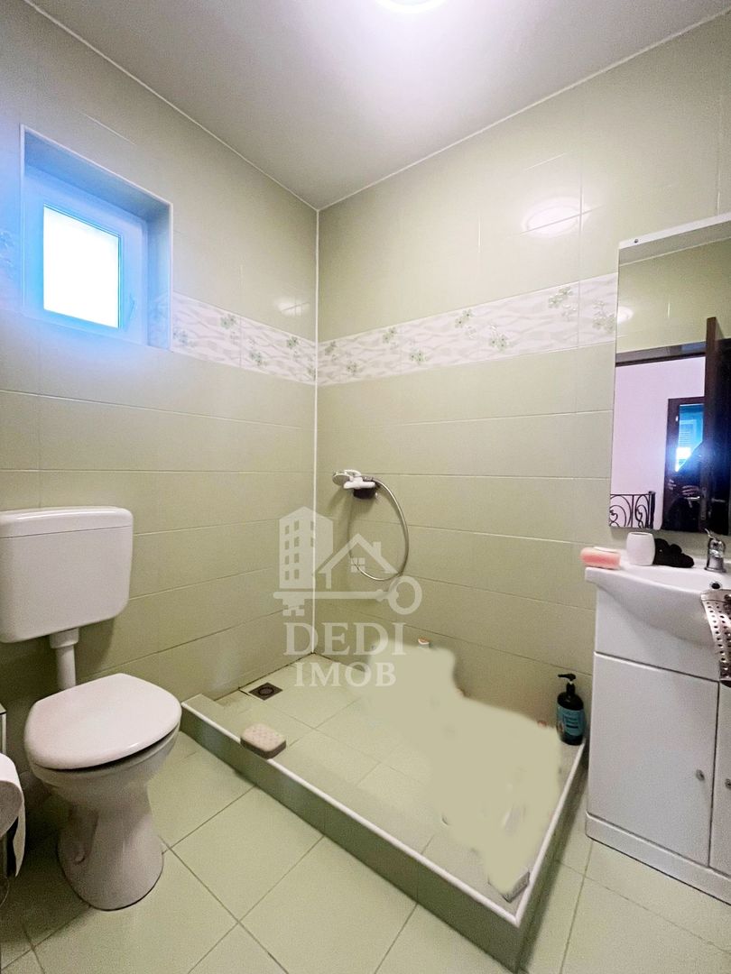 Casă cu 2 locuințe, teren intravilan 7062 mp Cetariu, Bihor - Poză 16