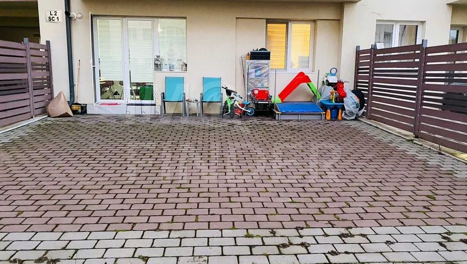 Apartament 2 camere  cu Terasa  si 2 Parcari - Poză 2