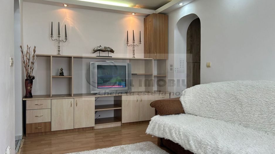 Apartament 3 camere Podu Roș – Fără risc seismic, ideal investiție - Poză 1