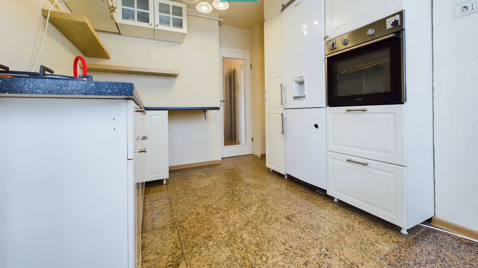 Apartament cu 3 camere în Alfa - Poză 2