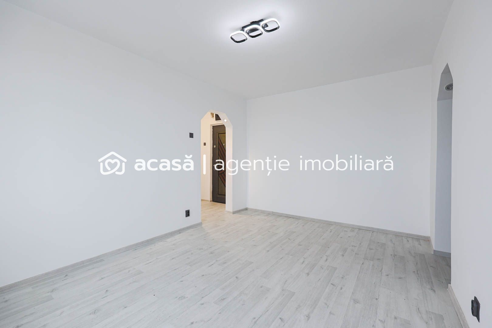 Apartament 2 camere, renovat și disponibil imediat în Fortuna/Vlaicu - Poză 1