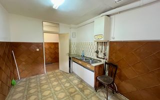 Apartament cu 3 camere, pregatit pentru renovare in Zorilor - Poză 5