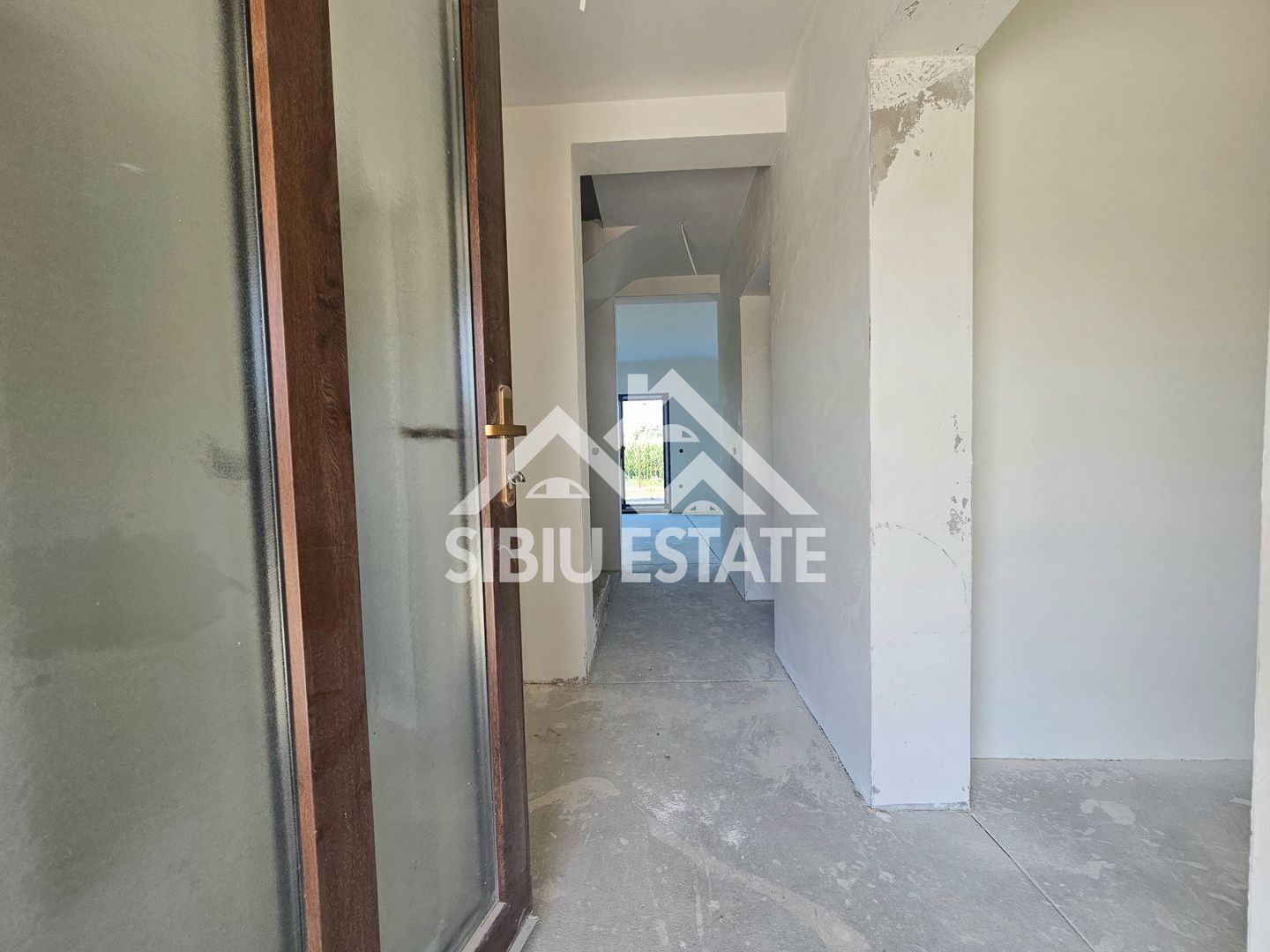 Casa noua 4 dormitoare, spatiu bun pentru familie - Poză 25