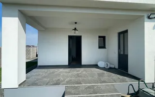 Duplex cu arhitectura deosebita - Mosnita Noua - Poză 16