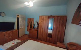 Apart la casa Bogdanestilor  curte  acces cu masina centrala proprie - Poză 2