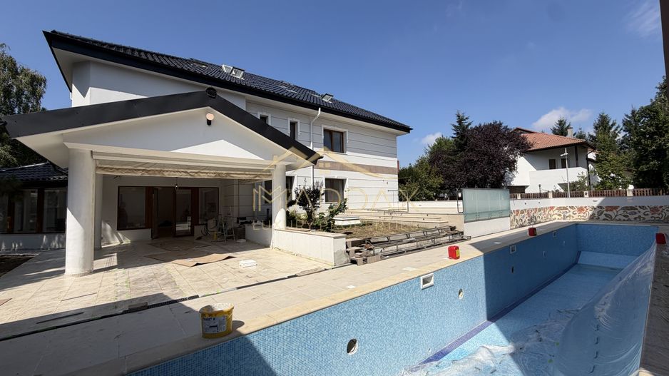 Vila Premium *800mp* // teren *963mp* / garaj cu 6 locuri* // Iancu Nicolae - Poză 1