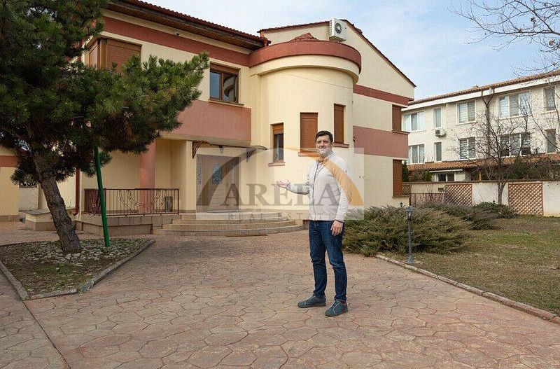 Vila cu 750 mp utili si teren de 1.480 mp in Erou Iancu Nicolae - Poză 2