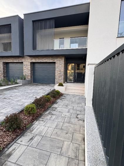 Duplex despărțit prin perete dublu/ Garaj - Poză 31