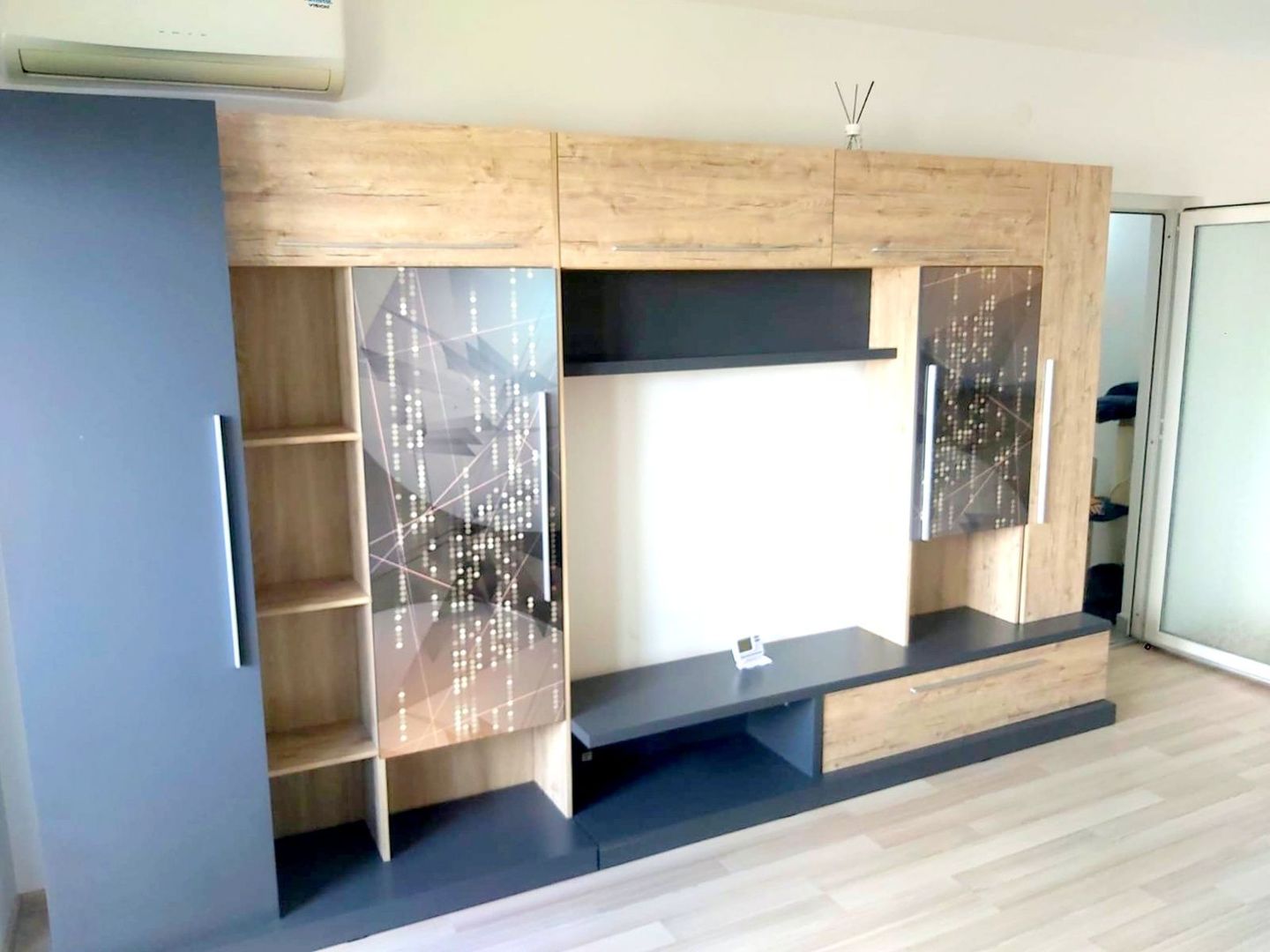 Apartament cu doua camere, decomandat - Bd. Unirii, scoala nr. 10 - Poză 1