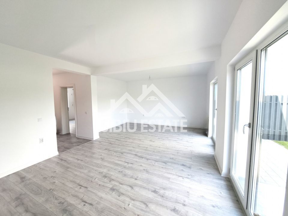 Casa Sibiu 4 camere, 2bai, terasa, carport, locatie Selimbar - Poză 7