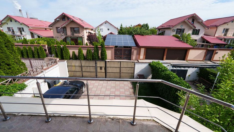 Oaza de liniste in Bariera Valcii – casa P+1 cu terasa, curte si acces securizat - Poză 17