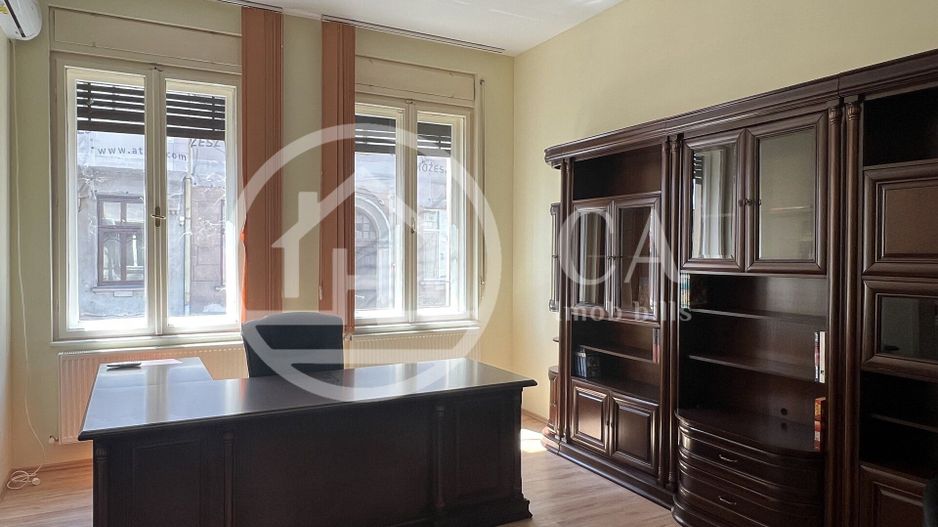 Apartament cu 3 camere de inchiriat Ultracentral Oradea - Poză 11