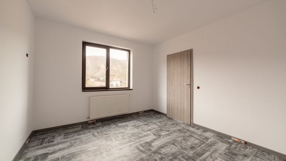 Casă spațioasă P+1+M – Izvorani, Ștefănești | Ideală pentru 2 familii! - Poză 17