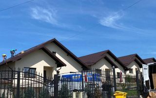 Casa cu piscina de vanzare, Valea Adâncă - Poză 1