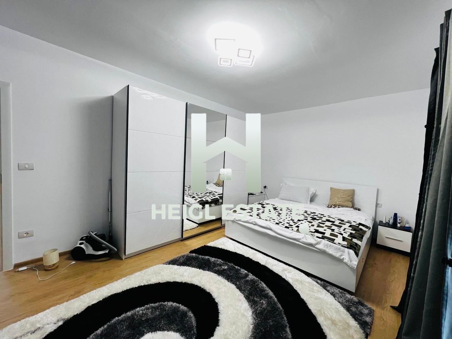 Apartament cu 3 camere si bucatarie inchisa, complet mobilat si utilat - Poză 2