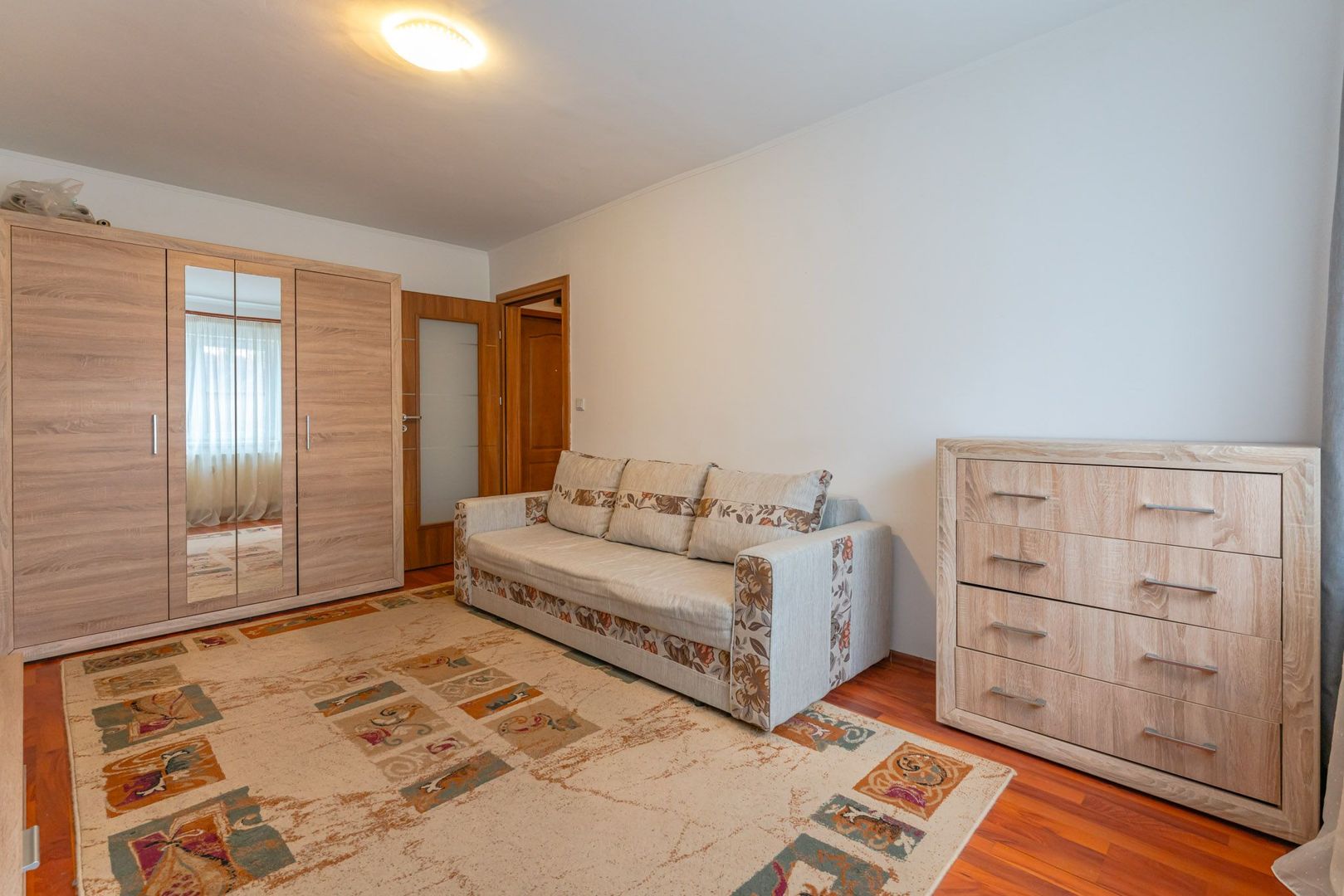 Garsonieră de 32 mp cu bucătărie separată, parter,  zona Piața Astra - Poză 2