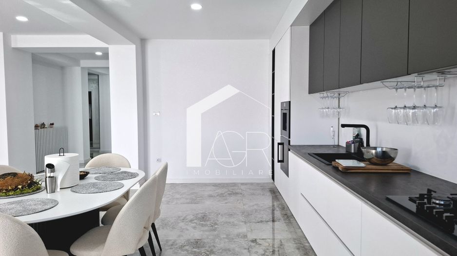 Vila cu 5 camere de vanzare, Strejnicu - Poză 6