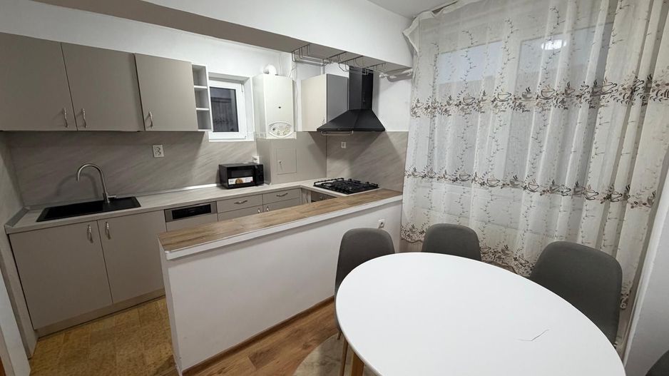 Apartament 3 camere zona Unirii - Poză 2