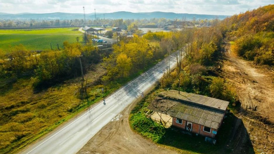 Pensiune 12 camere, vulcanizare, spălătorie pe DN7 - Poză 9