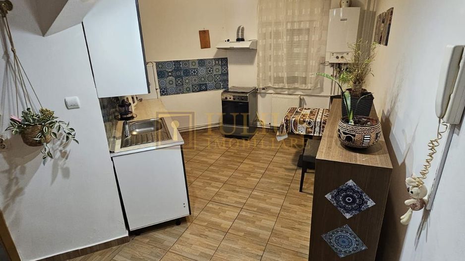 Parter inalt,  centrală proprie- in spate la Hotel Strelitia - Poză 9